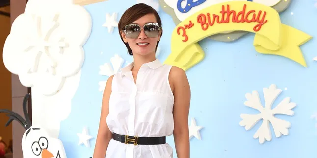 Hadiri Ulang Tahun Bilqis, Zaskia Gothic Beri Kado Sepatu