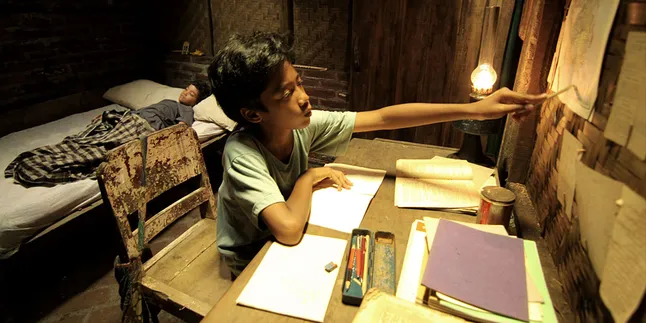 Hah? Film 'SEPATU DAHLAN' Menghilang Dari Banyak Bioskop Hah? Film 'SEPATU DAHLAN' Menghilang Dari Banyak Bioskop