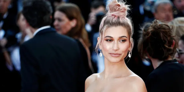 Hailey Baldwin Akhirnya Ganti & Pakai Nama Belakang Justin Bieber di Instagram