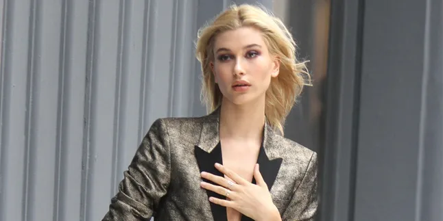 Hailey Baldwin Curhat Soal Kesuksesan Karir & Hubungan Dengan Justin Bieber Hailey Baldwin Curhat Soal Kesuksesan Karir & Hubungan Dengan Justin Bieber