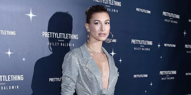 Hailey Baldwin Ubah Nama Belakang, Justin Bieber Beri Pujian Manis Hailey Baldwin Ubah Nama Belakang, Justin Bieber Beri Pujian Manis