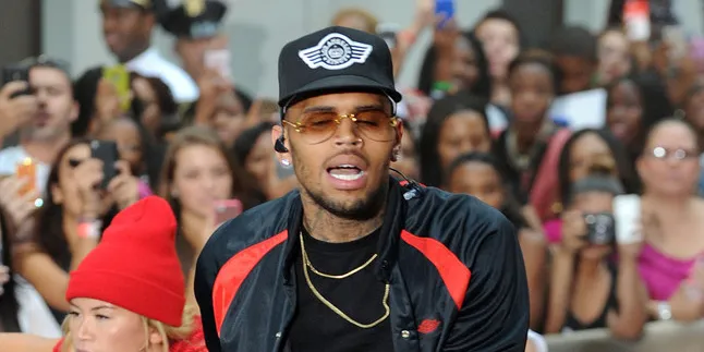 Hajar Pria Tak Dikenal, Chris Brown Terancam Masuk Penjara
