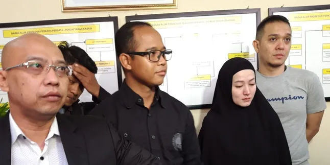 Hakim Ketua PN Bekasi: Lyra Virna Dinyatakan Bebas dari Segala Tuntutan Hukum
