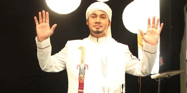 Hakim Rauf Akhirnya Resmi Berpelukan Dengan Guntur Bumi