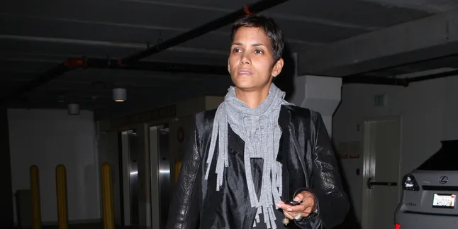 Halle Berry: Aku Percaya Alien! Halle Berry: Aku Percaya Alien!