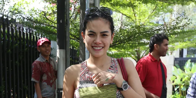 Hamil 34 Minggu, Nikita Mirzani Tak Ragu Pajang Foto 'Seksi'