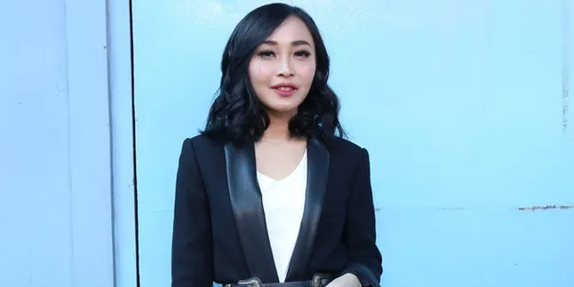 Hamil 4 Bulan, Rinni Wulandari Jadi Lebih Sensitif & Gampang Nangis Hamil 4 Bulan, Rinni Wulandari Jadi Lebih Sensitif & Gampang Nangis