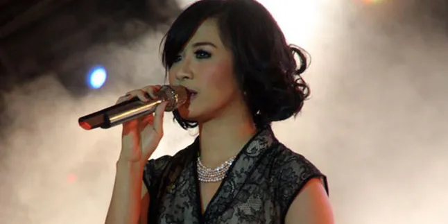 Hamil 6 Bulan, Astrid Tak Berhenti Manggung