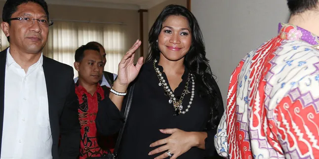 Hamil 7 Bulan, Anne J Cotto Malah Digugat Mantan Suami Hamil 7 Bulan, Anne J Cotto Malah Digugat Mantan Suami