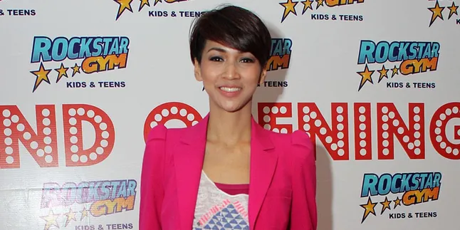 Hamil 7 Bulan, Kamidia Radisti Masih Pilih Jeans