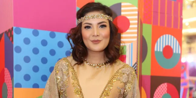 Hamil Anak kedua, Nindy Jadi Senang Banget Dandan Hamil Anak kedua, Nindy Jadi Senang Banget Dandan