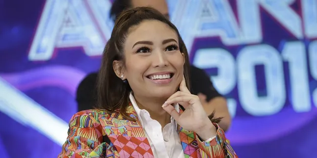 Hamil Anak Ketiga, Ayu Dewi Serasa Pengantin Baru