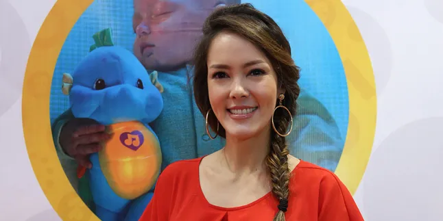 Hamil Besar, Cathy Sharon Tetap 'Jungkir Balik' Bikin Ngilu