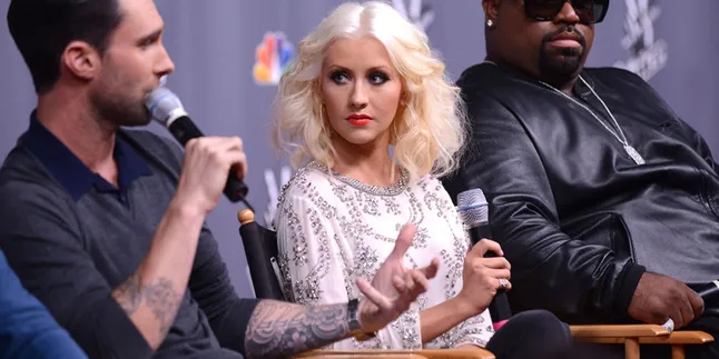 Hamil, Christina Aguilera Tinggalkan The Voice!