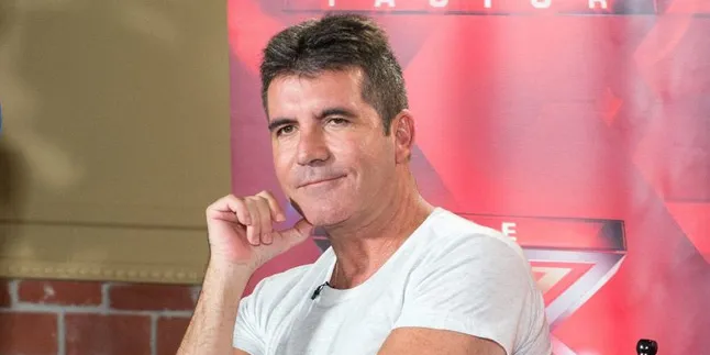 Hamil, Kekasih Simon Cowell Cuma Mau Uang?