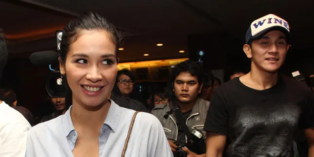 Hamil Lima Bulan, Marsha Timothy Tak Kurangi Pekerjaan