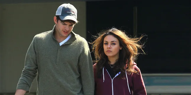 Hamil, Mila Kunis Pilih Sembunyi di Belakang Ashton Kutcher? Hamil, Mila Kunis Pilih Sembunyi di Belakang Ashton Kutcher?