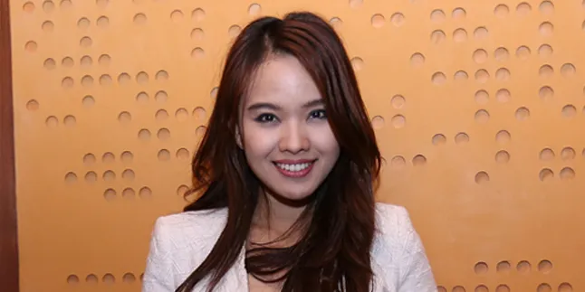 Hamil Muda, Winda Viska Tetap Pakai High Heels