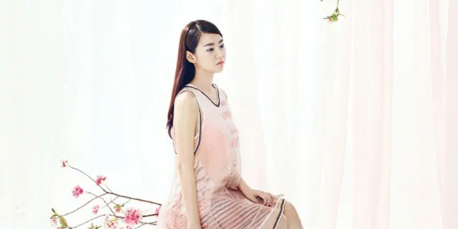 Han Seung Yeon Buktikan Kepala Kecil Dengan 'Tisu Toilet'