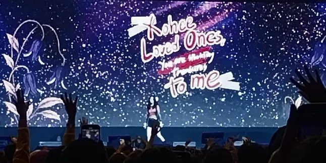 Han So Hee Gelar Fanmeeting Perdana di Jakarta, Dipenuhi Kejutan dan Momen Hangat Han So Hee Gelar Fanmeeting Perdana di Jakarta, Dipenuhi Kejutan dan Momen Hangat