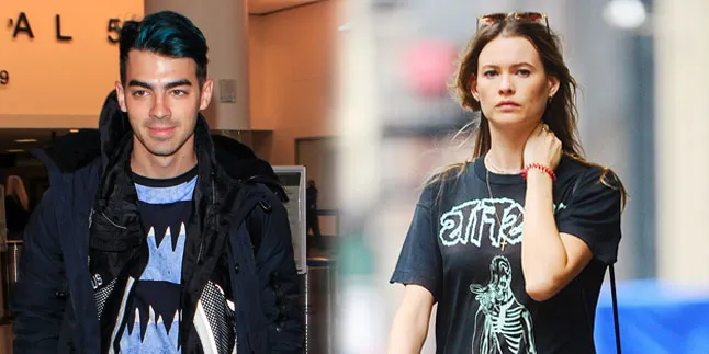 Hang Out Bareng Joe Jonas, Istri Adam Levine Cuma Pakai Handuk!