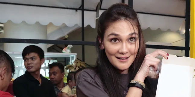 Hangout Bareng di Australia, Luna & Maia Estianty Jadi 'Duo Maya' Hangout Bareng di Australia, Luna & Maia Estianty Jadi 'Duo Maya'