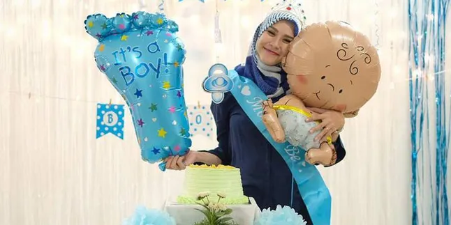 Hanung Bramantyo Ungkap Sedang Menunggu Zaskia Adya Mecca Operasi Caesar