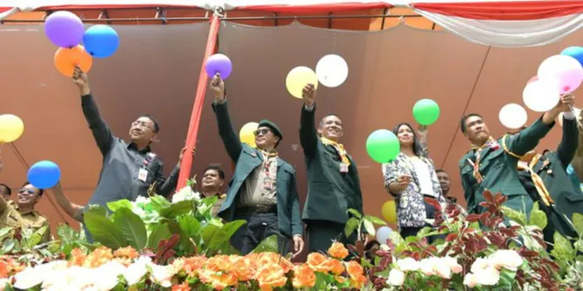 Hanya di Acara Ini, Menpora Pakai Baret Hijau Sambil Senam Poco-Poco