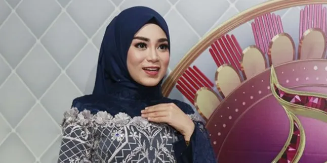 Harapan Si Cantik MC DA Asia 4 Uyaina Arshad di Ulang Tahun Ke-26
