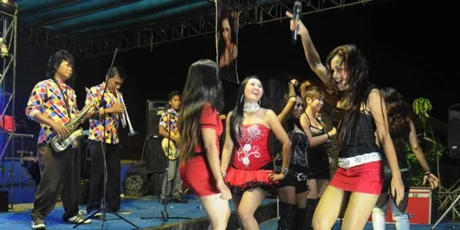 Harga Penyanyi Dangdut Rp 350 Juta Saat Diundang Kampanye Pilkada Harga Penyanyi Dangdut Rp 350 Juta Saat Diundang Kampanye Pilkada