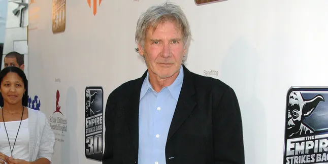 Harrison Ford Alami Kecelakaan di Lokasi Syuting 'STAR WARS 7' Harrison Ford Alami Kecelakaan di Lokasi Syuting 'STAR WARS 7'