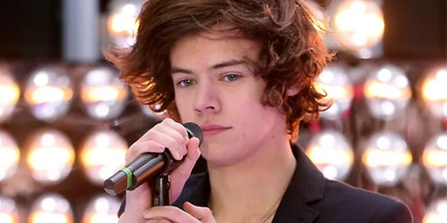 Harry One Direction: Ciuman Pertamaku Berantakan!