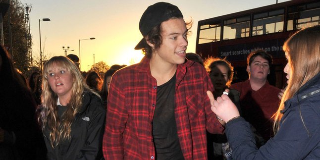 Harry Styles Bersolo Karir? Baca Ini Dulu!