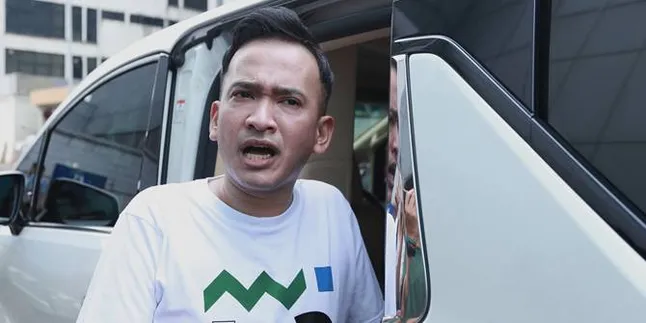 Haru, Alasan Ruben Onsu Pilih Terbang Beda Pesawat dengan Sarwendah Meski Tujuan Sama Haru, Alasan Ruben Onsu Pilih Terbang Beda Pesawat dengan Sarwendah Meski Tujuan Sama