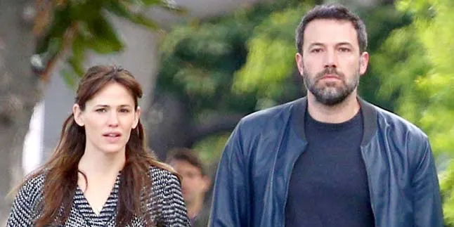 Haru, Ben Affleck & Jennifer Garner Jalan Bareng Demi Anak Mereka