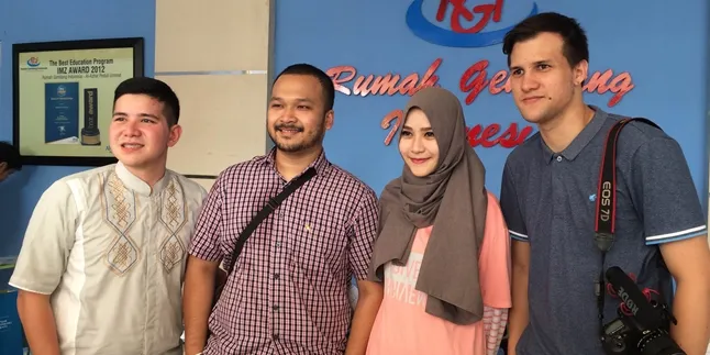 Harus Cari Duit Halal Buat Anak, Stuart Collin Jadi Videografer Harus Cari Duit Halal Buat Anak, Stuart Collin Jadi Videografer