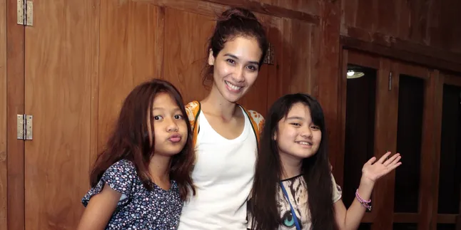 Harus Syuting, Bagaimana Nasib Pendidikan Dua Bintang Cilik 'KULARI KE PANTAI'? Harus Syuting, Bagaimana Nasib Pendidikan Dua Bintang Cilik 'KULARI KE PANTAI'?