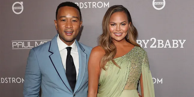 Haters Protes John Legend Jadi Pria Terseksi, Komen Chrissy Teigen Kocak Banget! Haters Protes John Legend Jadi Pria Terseksi, Komen Chrissy Teigen Kocak Banget!