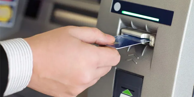 Hati-Hati! Ini Cara Pencuri Ambil Kartu ATM Kamu