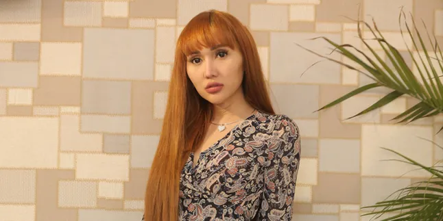 Heboh Benjolan di Leher Lucinta Luna Kala Bicara dengan Boy William, Bekas Jakun?