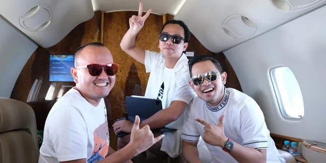 Heboh! Crazy Rich Malang Berikan Banyak Dollar ke Pengamen di Dalam Jet Pribadi
