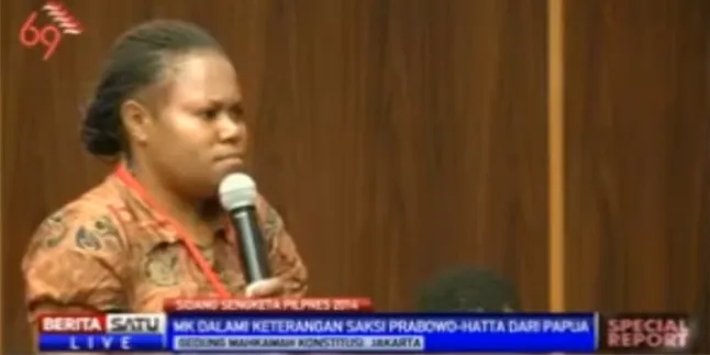 Heboh, Saksi Pilpres Asal Papua 'Semprot' Hakim Pengadilan Heboh, Saksi Pilpres Asal Papua 'Semprot' Hakim Pengadilan