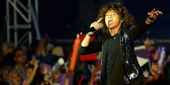 Hengkang Dari Coboy Junior, Bastian Kebanjiran Job