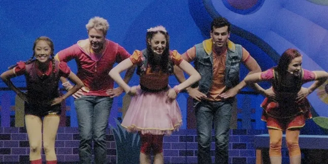 Hengkang Dari Hi-5, Stevie Nicholson Siap Rilis Buku