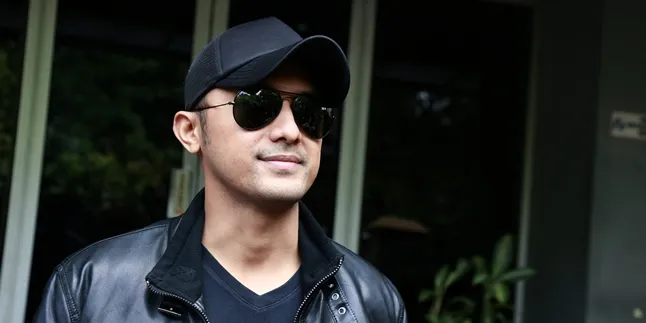 Hengky Kurniawan Kecelakaan, Mobilnya Menabrak Tiang Listrik Hengky Kurniawan Kecelakaan, Mobilnya Menabrak Tiang Listrik