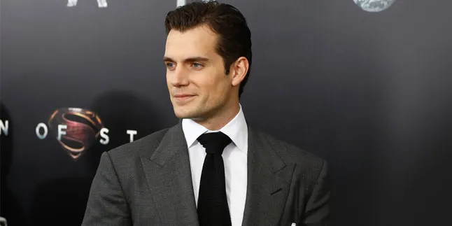 Henry Cavill Bakal Gabung di 'FIFTY SHADES DARKER'?