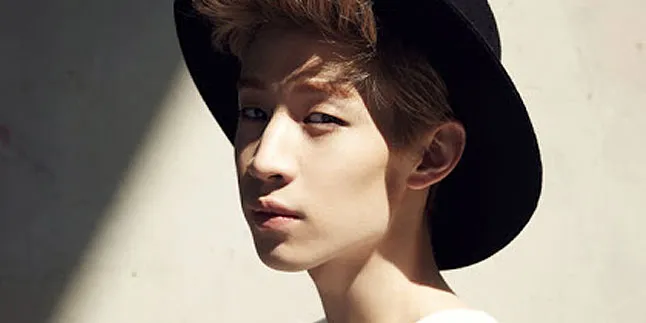 Henry Lau Tampil Elegan Tampan di Sesi Foto ELLE Henry Lau Tampil Elegan Tampan di Sesi Foto ELLE