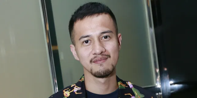 Lama Dirahasiakan, Tokoh Harris Risjad di 'ANTOLOGI RASA' Diperankan Herjunot Ali Lama Dirahasiakan, Tokoh Harris Risjad di 'ANTOLOGI RASA' Diperankan Herjunot Ali