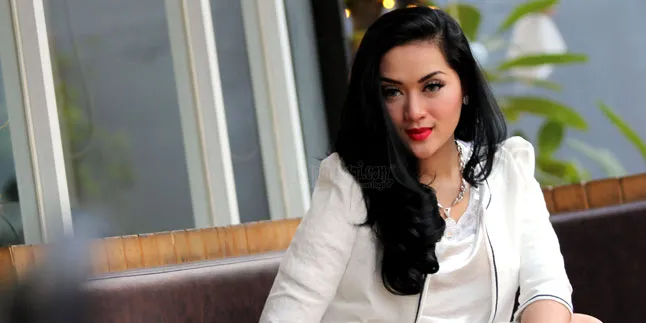 Hiara Cleopatra Merasa Tersiksa Jadi Syahrini Hiara Cleopatra Merasa Tersiksa Jadi Syahrini