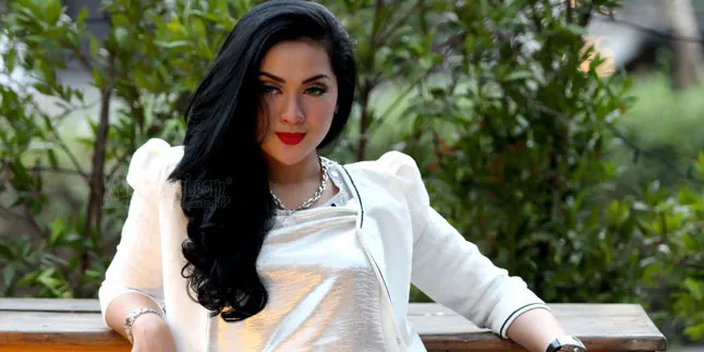 Hiara Cleopatra Siap Tinggalkan Imej Syahrini Hiara Cleopatra Siap Tinggalkan Imej Syahrini